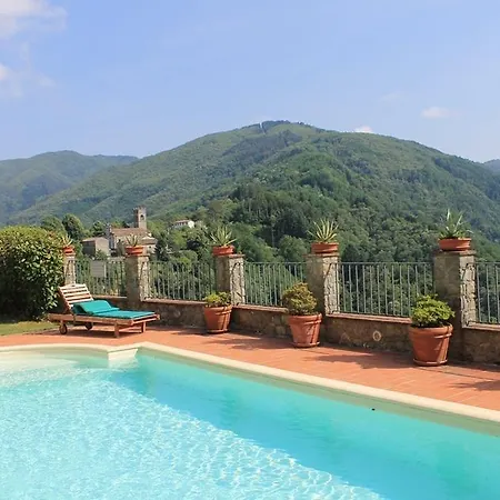 Palazzo D'arcato By Posarellivillas